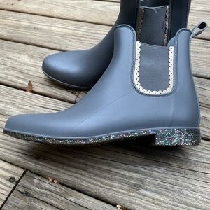Jack Rogers Gray Ankle Rain Boots with Glitter Sole size 9.5